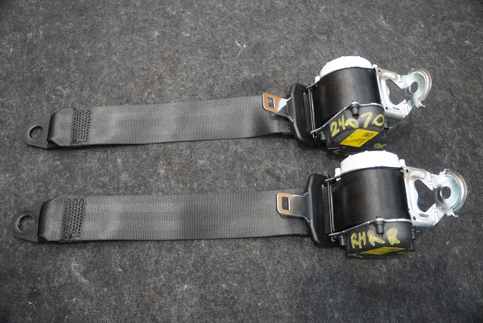 Set Rear Left Right Seat Belt Retractor Buckle Black 670270387 Maserati Grecale
