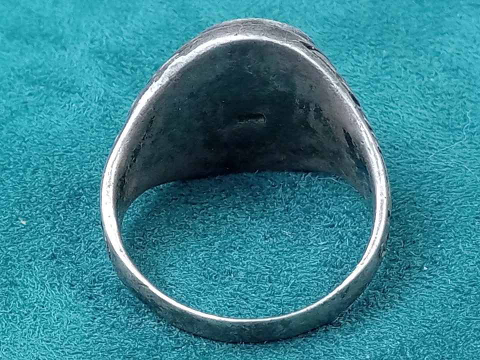 Anillo para hombre vintage ornamentado de plata de ley con montura ovalada de ónix negro: talla 12 Foto 4 de 4