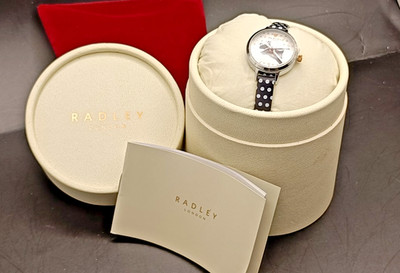 RADLEY Damen Welpen Zifferblatt gepunktet Lederband Uhr sehr guter Zustand verpackt & funktioniert