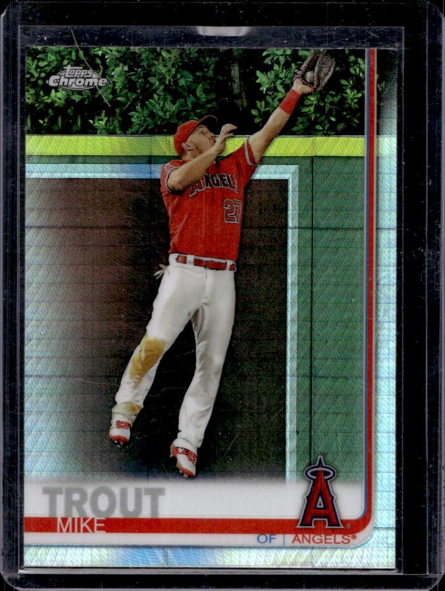 Mike Trout 2019 Topps Chrome #200 Prism Refractor
