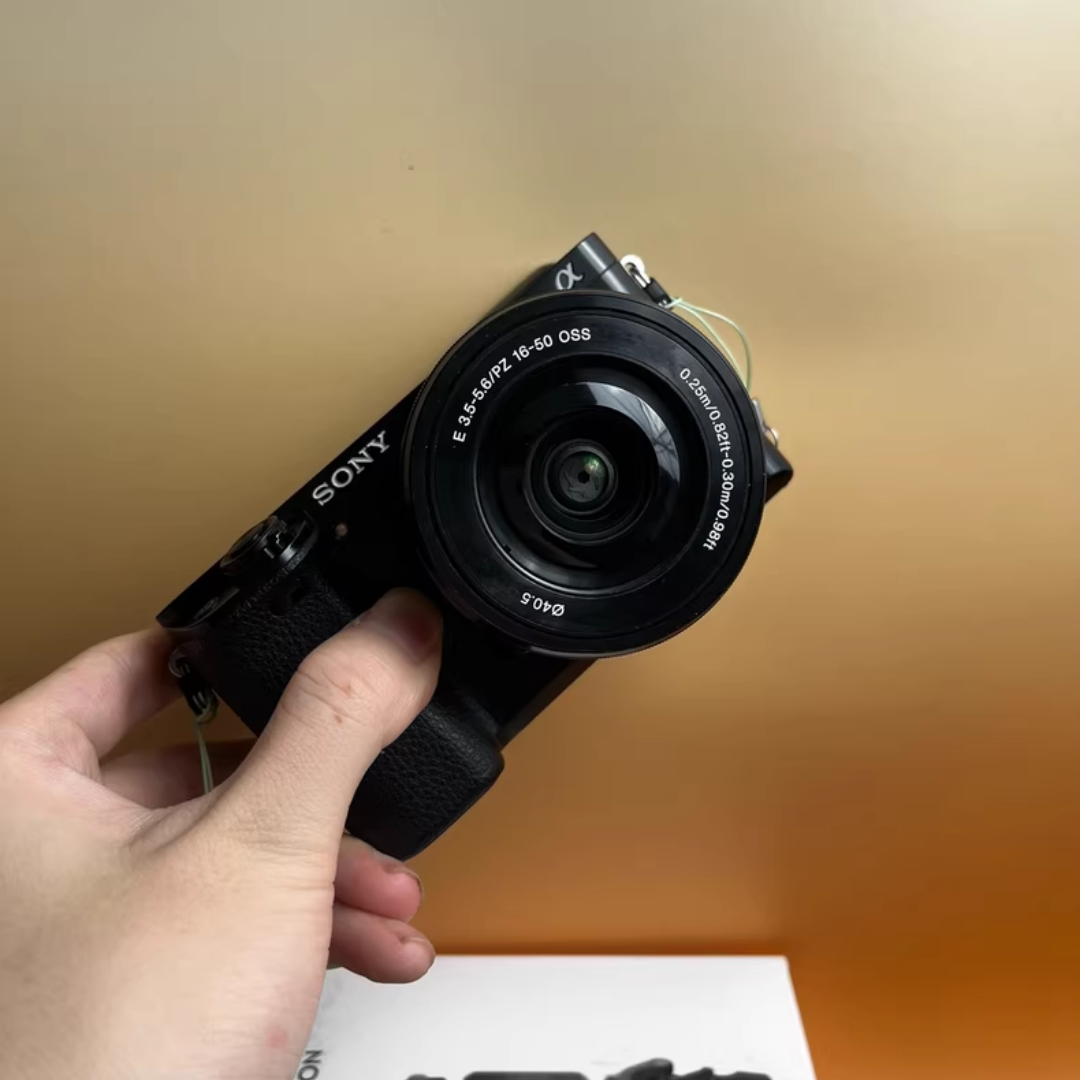 Sony Alpha α6000 ILCE-6000 Kit – 24.3MP APS-C 16-50mm OSS Power Sony Alpha α6000 ILCE-6000 Kit – 24.3MP APS-C 16-50mm OSS Power