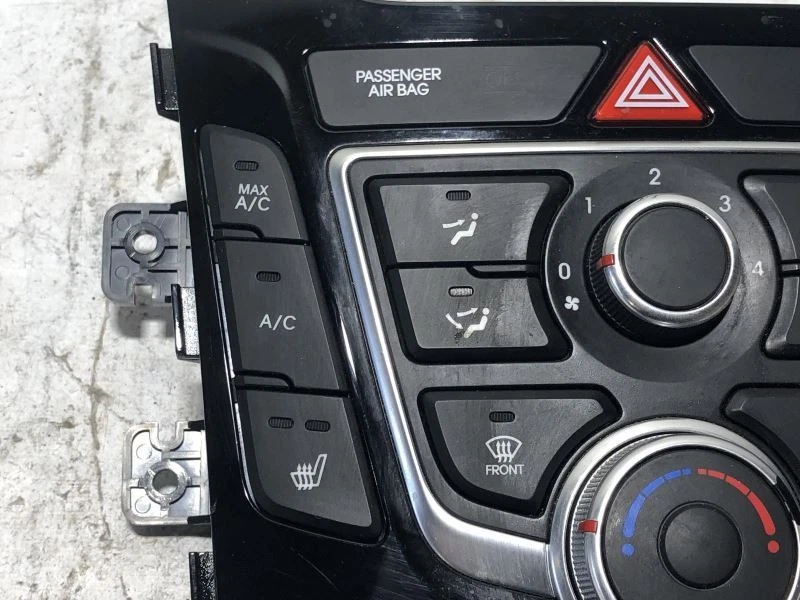 Hyundai Elantra 2013-2017 control de temperatura 69 k 11106 Foto 3 de 4