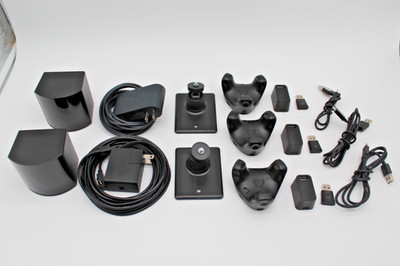 3x HTC VIVE Tracker 3.0 | 2x 2.0 Base Stations | VRChat Full Body Tracking