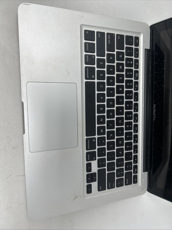 Apple MacBook Pro 13.3 in 2009/Intel Core 2 Duo 2.26 GHz, 160 GB 2 GB NVIDIA... - Image 3 of 4