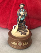 EMMETT KELLY (Weary Willie) Music Box Figurine - "In The Spotlight"  Works