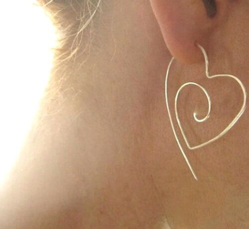 Heart Wire Threader Hoop Earrings Lightweight Gold, Silver Plated ,Black New - Picture 1 of 8