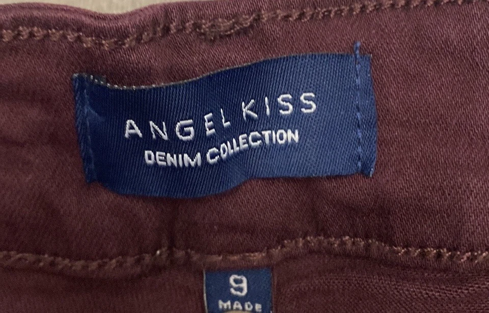 Tilly’s Angel Kiss Juniors' Size 9 Burgundy Twill Distressed Cut-off Shorts - Image 3 of 3