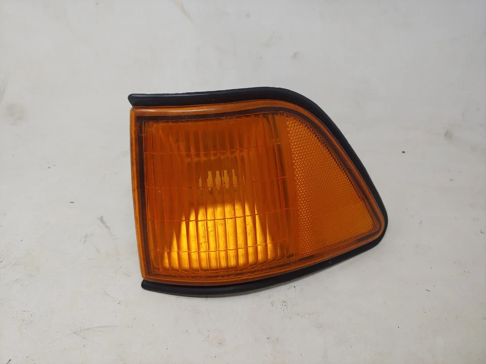 1989 - 1991 Dodge Spirit Turn Signal Corner Light Lamp Left Driver Side Lh Oem - Image 2 of 4