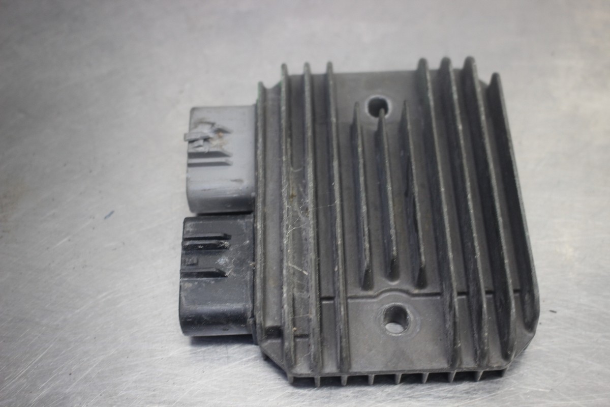 08-10 Kawasaki Ninja ZX10R ZX10 Rectifier Voltage Regulator