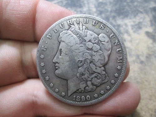 US 1890 CC MORGAN DOLLAR COIN IN FINE CONDITION