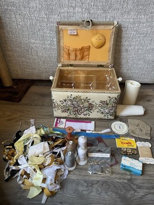 Schöner Vintage Gobelin Azar Nähkasten Scharnierdeckel Tragegriff + Inhalt
