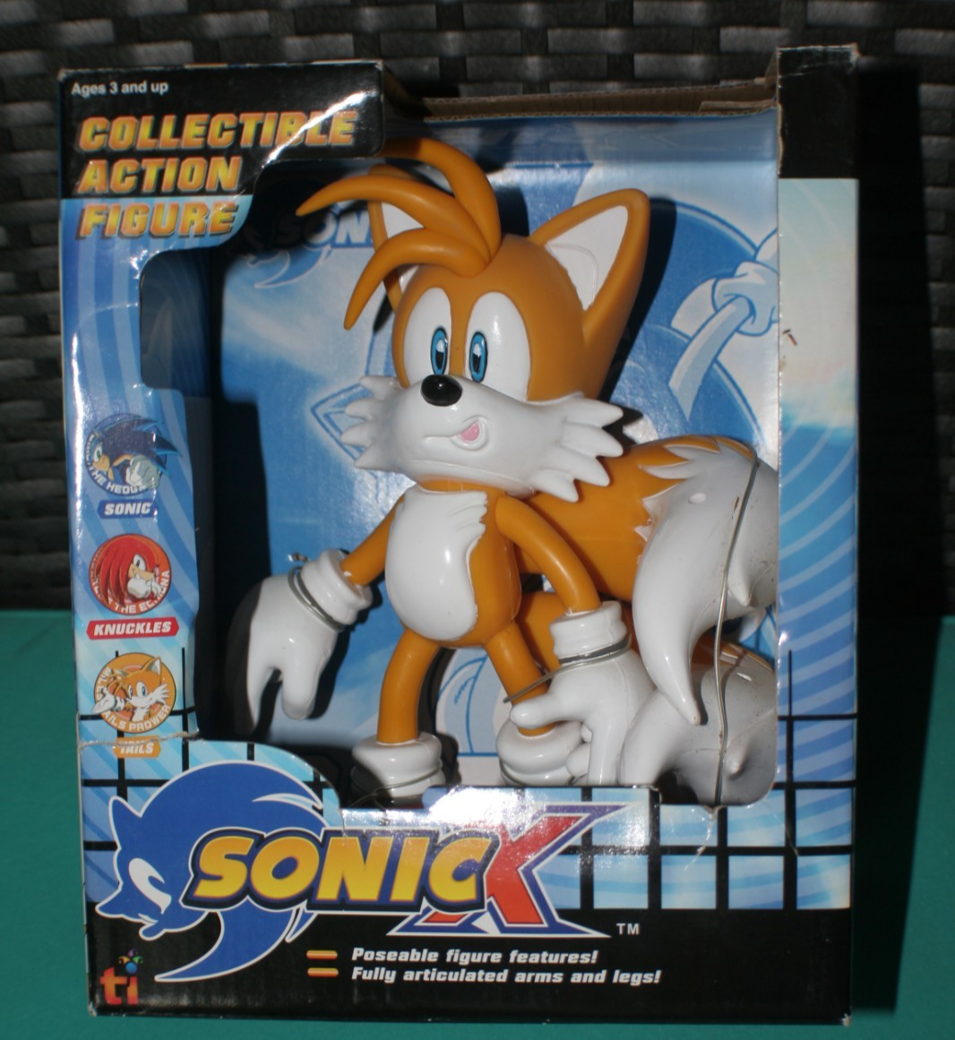 Toy Island SONIC X TALES 9” Action Figure / Sonic the Hedgehog