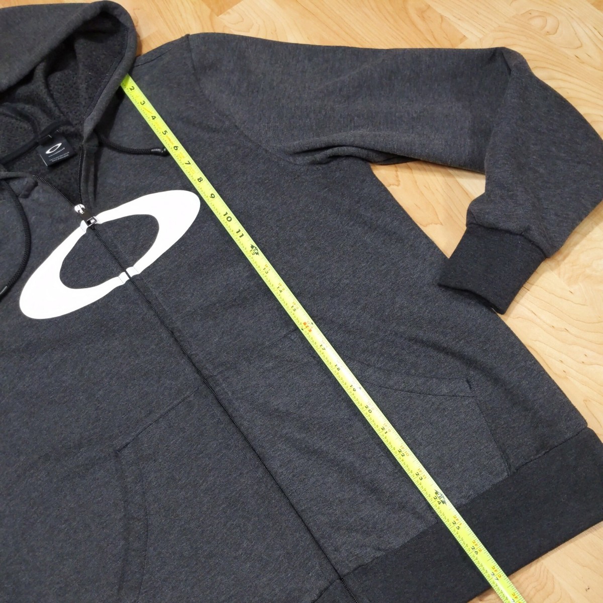 Oakley Men's Medium Zip up Hoodie Dark heather Gray big O Oakley Men's Medium Zip up Hoodie Dark heather Gray big O