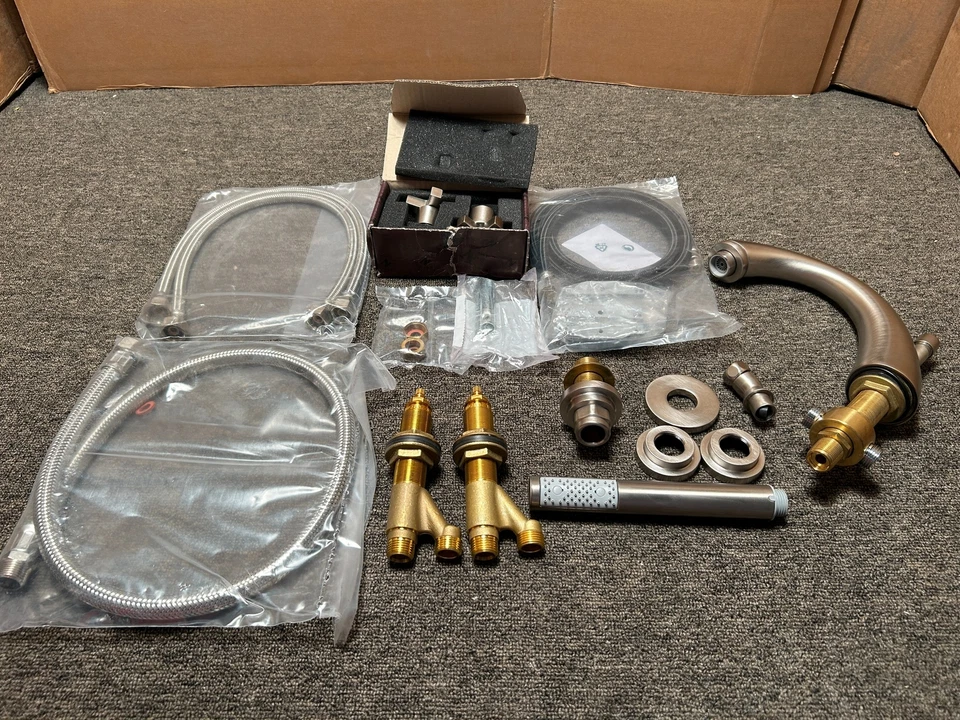 Rohl A1264XMSTN Avanti Bath 4-hole deck mounted tub filler in Satin Nickel /WH - Image 3 of 4