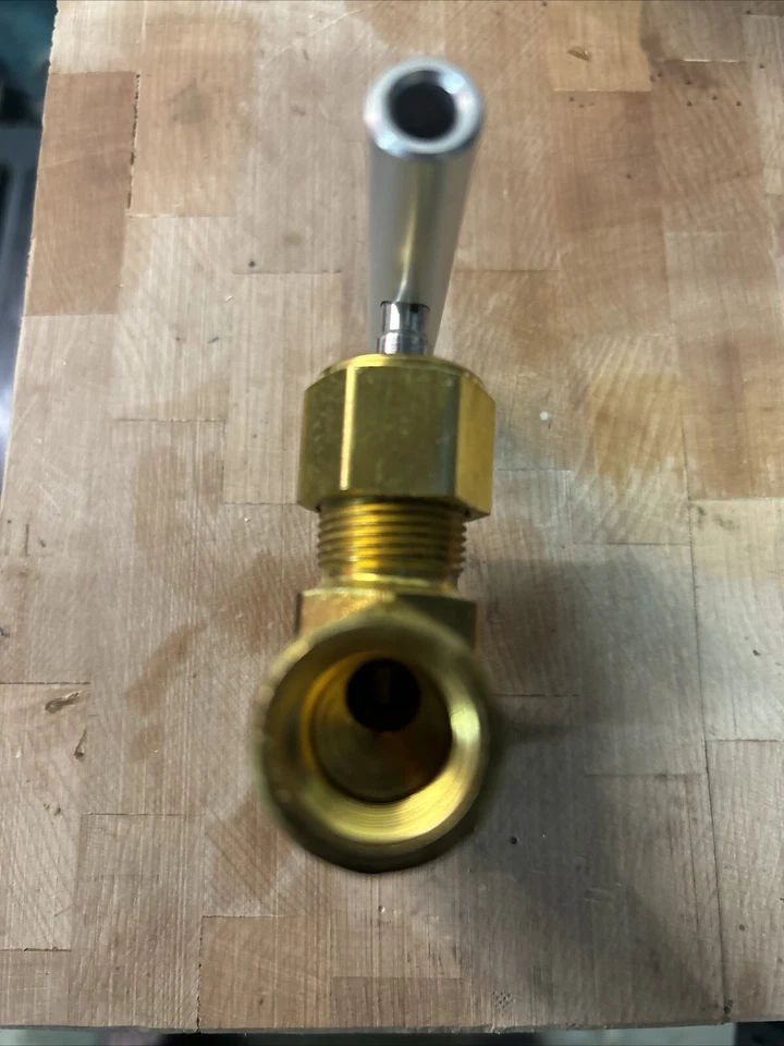 Parker 8F-V12ln-Ss Needle Valve,Straight,316 Ss,1/2 In,Fnpt - Image 2 of 3