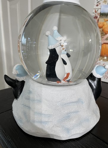 Bath & Body works christmas 2021 Penguin light up musical large candle holder - Picture 5 of 6