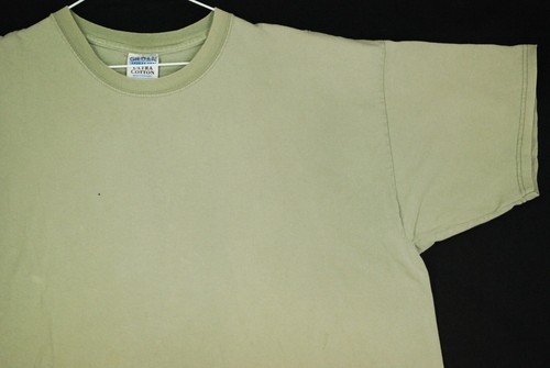 gildan olive t shirt