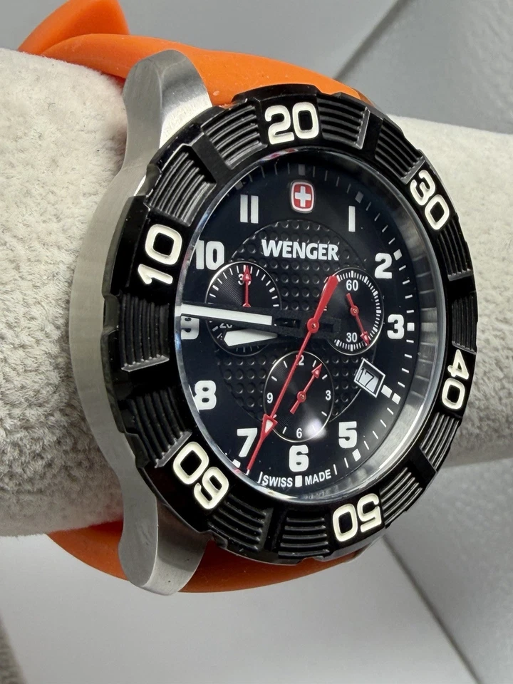 Reloj Hombre Wenger 085317 Swiss Militart Batería Nueva 44MM 8.5" Banda Silicona Foto 4 de 4