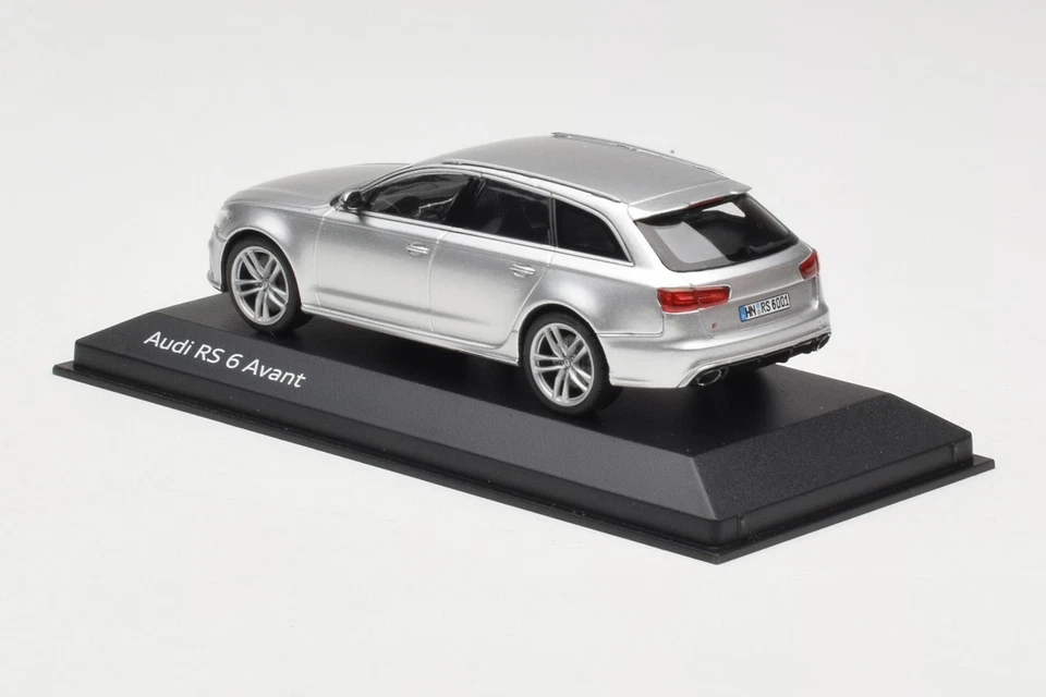 5011216213 Audi RS6 C7 Avant Prisma Silver Minichamps 1/43 - Image 3 of 4