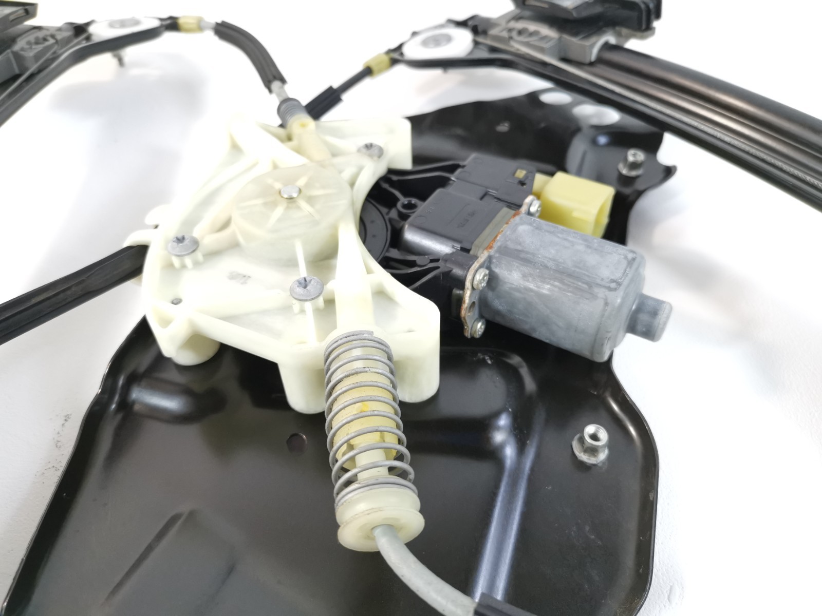 Maserati Ghibli 2019 M156E RWD 3.0 L Rear Right Door Window Regulator Motor OEM