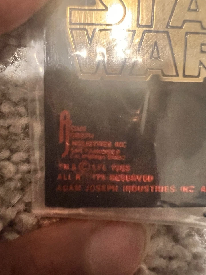 Broche de lapela Star Wars 1983 vintage nunca removido por Adam Joseph Return of the Jedi - Imagem 2 de 2