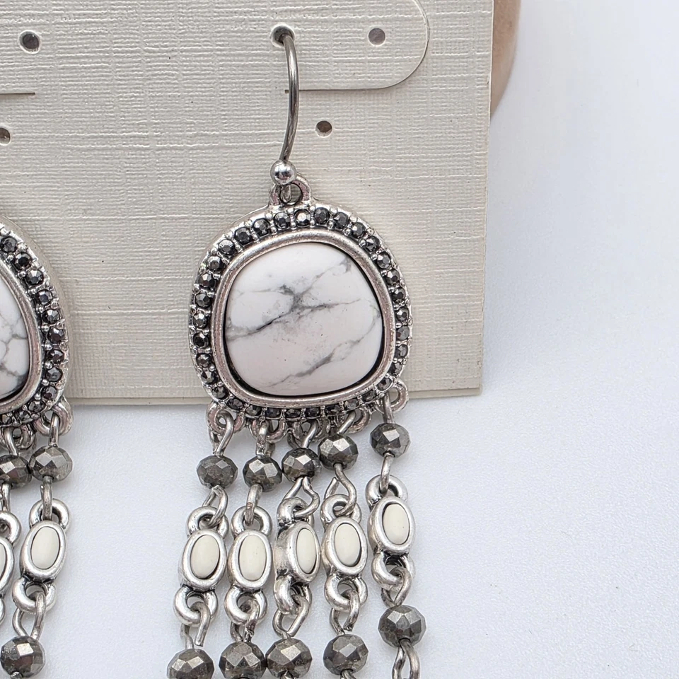 ¡Nuevo! Pendientes LUCKY BRAND Extra Largos Howlita Tono Plata Eslabones de Cadena Borlas Foto 3 de 4