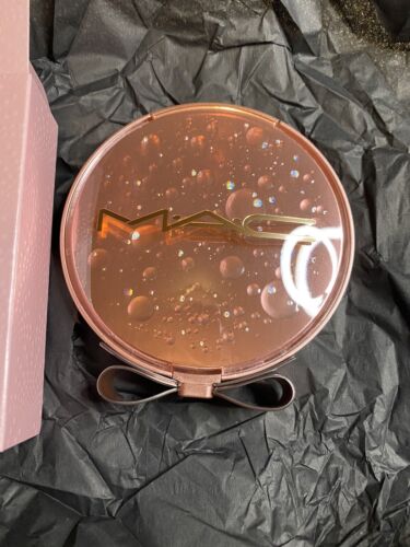 MAC Bubbles & Bows Effervescence Extra Dimension Face Compact Light New - Picture 2 of 4
