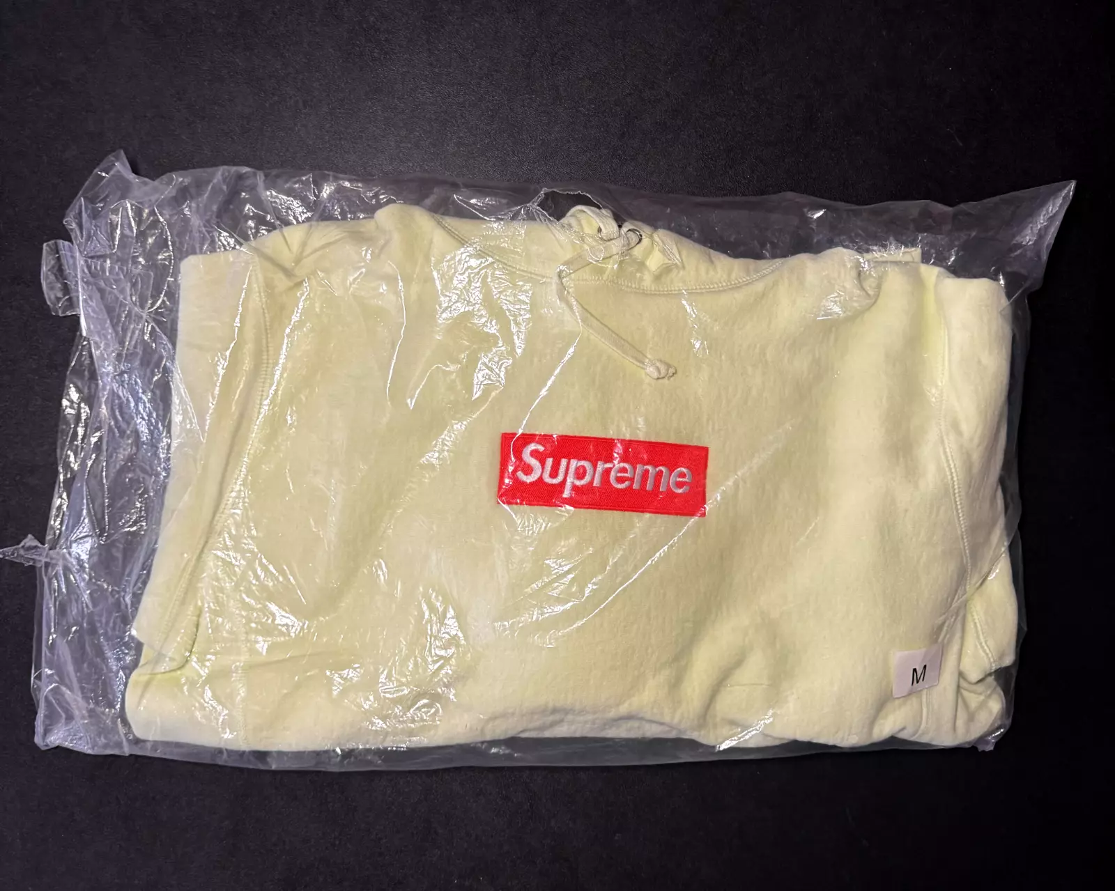 Sweat shirt à capuche logo Supreme Box chaux pâle taille moyenne FW17   NEUF