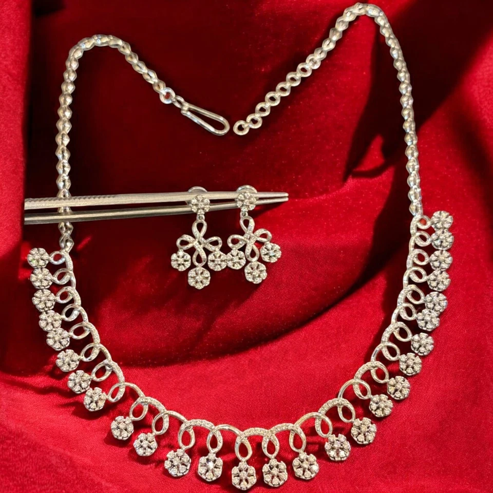 Elegante conjunto de aretes collar diamantes corte brillante redondo de 2,25 quilates oro 14K Foto 4 de 4