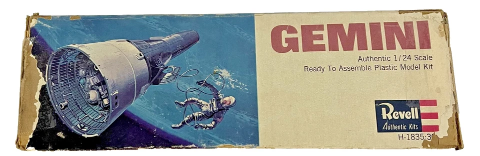 VINTAGE 1965 REVELL GEMINI SPACE CAPSULE 1:24 PLASTIC MODEL KIT - Image 3 of 4