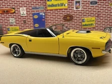 1/18 Acme 1970 Plymouth Hemi Cuda Convertible Yellow Custom Restomod A1806129