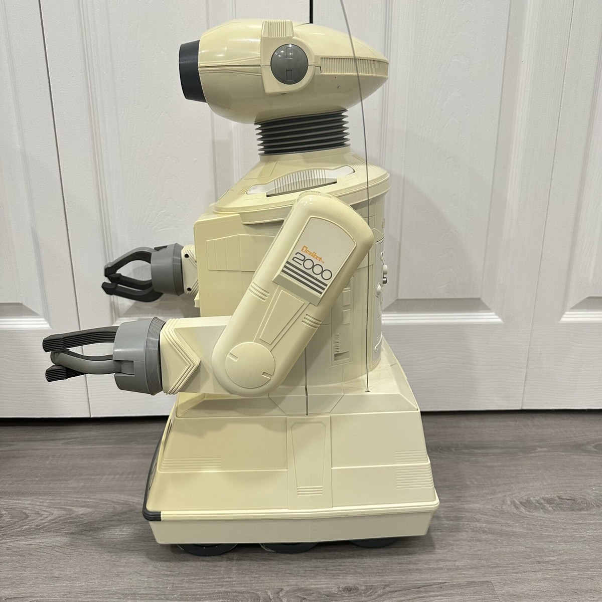 TOMY OMNIBOT 2000 Vintage 1980's Robot For Parts Or Repair