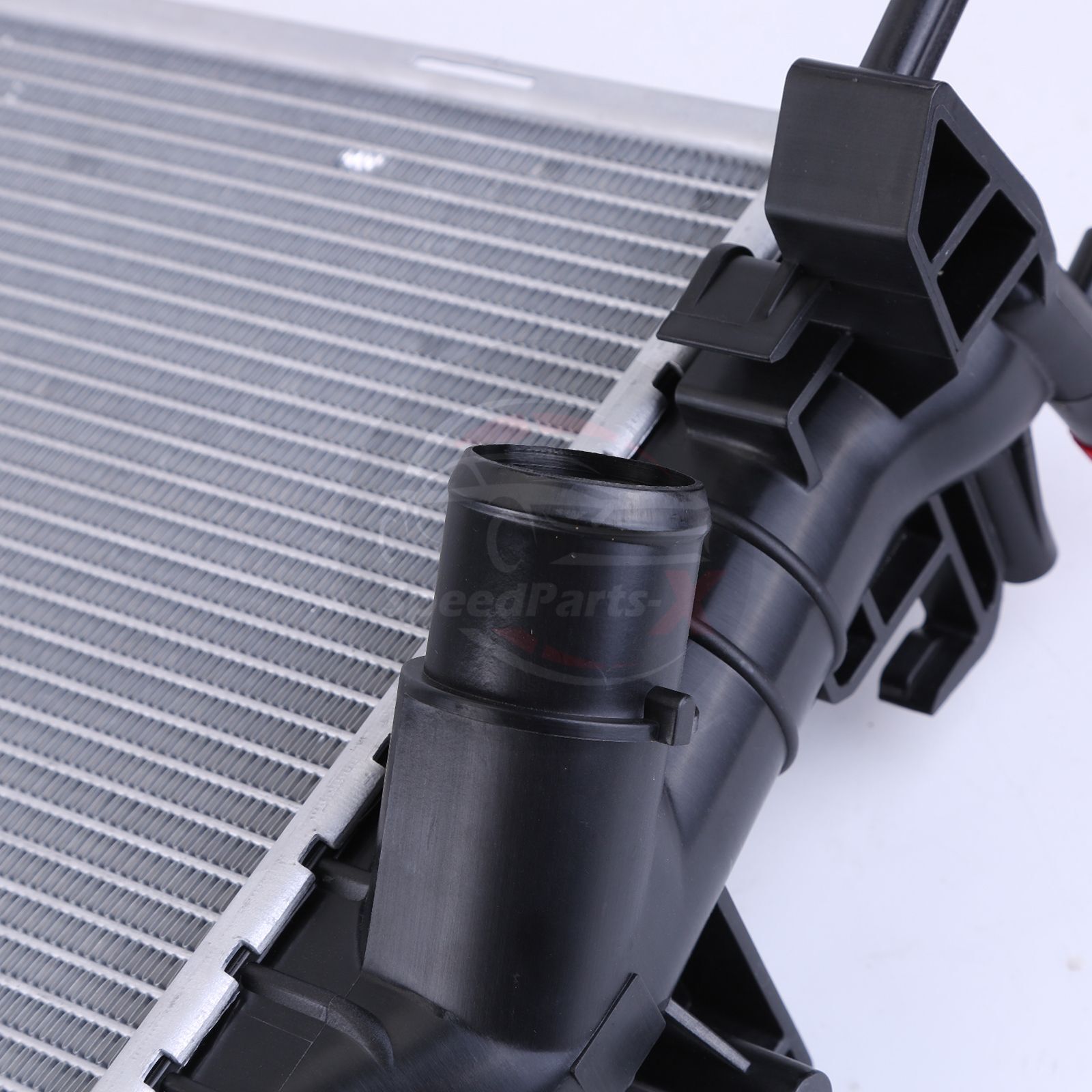 670109996 For Maserati Ghibli Levante Quattroporte Water Radiator 2014-2020