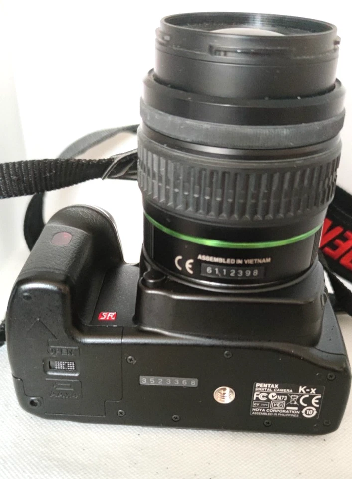 Pentax K K-X 12.4MP (Kit mit DA L 18-55mm Objektiv) nur 4075 Auslösungen - Bild 2 von 4