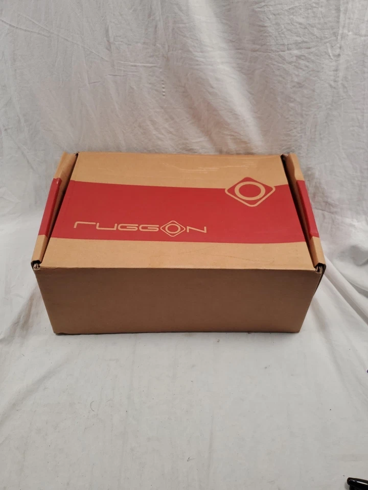 Tablet Computadora RuggOn 311B Resistente NUEVA EN CAJA Foto 2 de 4