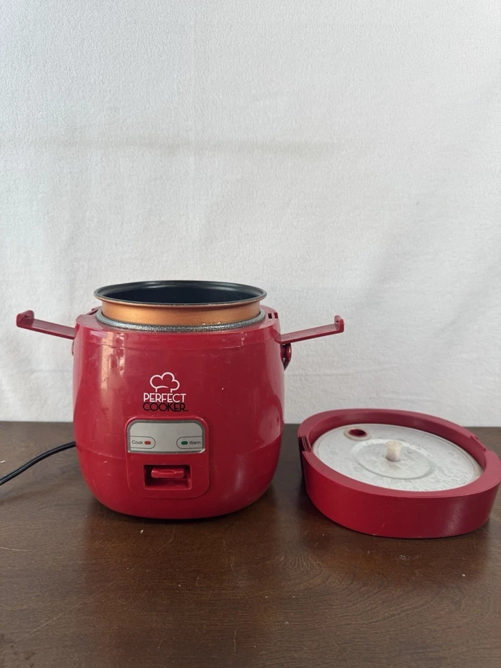 Perfect Cooker – Small Rice Cooker / Multi-Cooker - Image 2 of 4