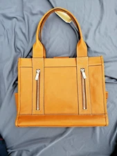 MICHAEL KORS LEATHER AVIATOR TOTE New With Tags  Great condition.