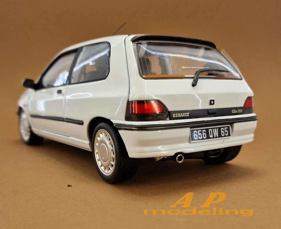 modellino auto scala 1/18 Renault Clio 16v del 1991 modellini die cast norev - Immagine 4 di 4