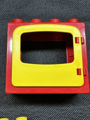Vintage LEGO 1980's Duplo 3 Door/ Window Pieces, 2 Red & 1 Yellow, - Picture 3 of 22