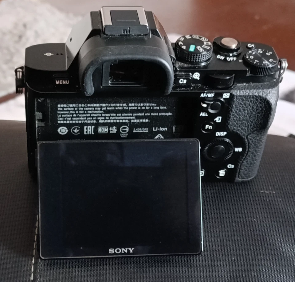 Sony Alpha 7 II, photo 3 of 5
