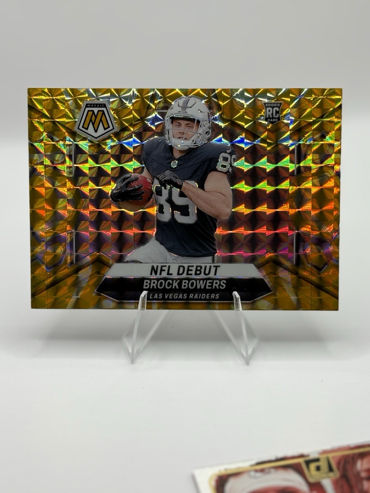 2024 Panini Mosaic - Mosaic Reactive Yellow Football Brock Bowers #286 NM
