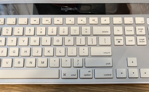 Logitech K750 Wireless Solar Keyboard Silver w/ Unifying Receiver Tested Working - Picture 4 of 9