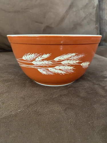 Vintage PYREX Autumn Harvest Wheat Mixing Bowl #402 Rust Color 1.5 Qt.