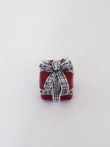 🎁 Authentic Pandora GIFT CHARM