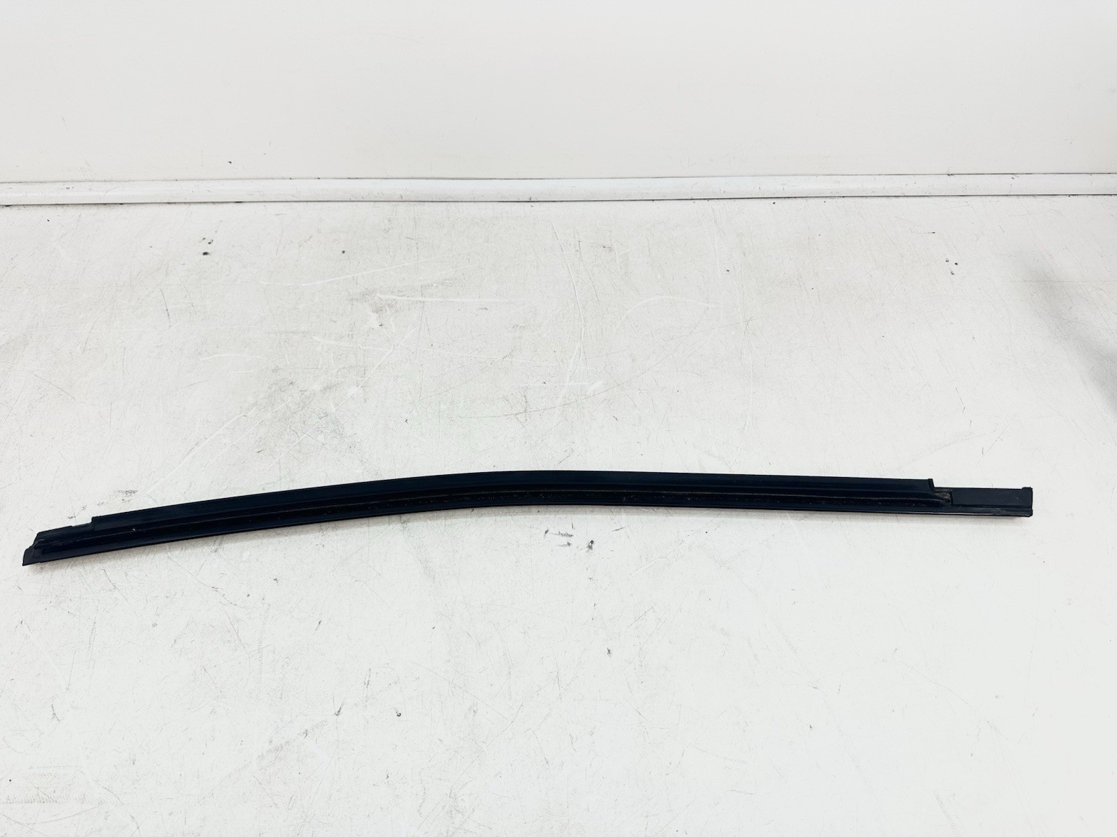 2014-2020 MASERATI GHIBLI Q4 REAR RIGHT SIDE DOOR WINDOW BELT MOLDING OEM CHROME