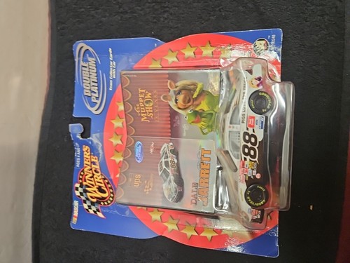 Winner's Circle Double Platinum Dale Jarrett #88 Muppets Kermit Miss Piggy Cards - Picture 7 of 7