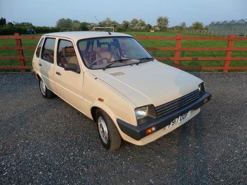 1988 F Reg Austin Metro City 5 door Saloon in Beige