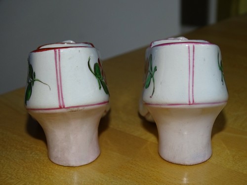 VINTAGE TWO SMALL SHOES CLOGS FRANCE CERAMIC LUNEVILLE circa 1900s' - Picture 8 of 10
