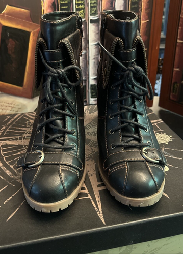 Ruff gehauene Stiefel 3" hoher Absatz seitlicher Reißverschluss Weißdorn Größe 8,5 schwarz