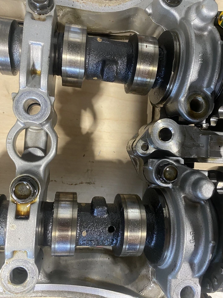 AG73 2016-2019 Toyota Tacoma Lexus RX350 Camshaft HOUSING PLATE ASSEMBLY RIGHT Foto 2 de 4